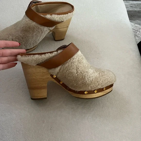 Veronica Beard Beige Shearling Clog Mules with Brown Leather Strap - Picture 3 of 4